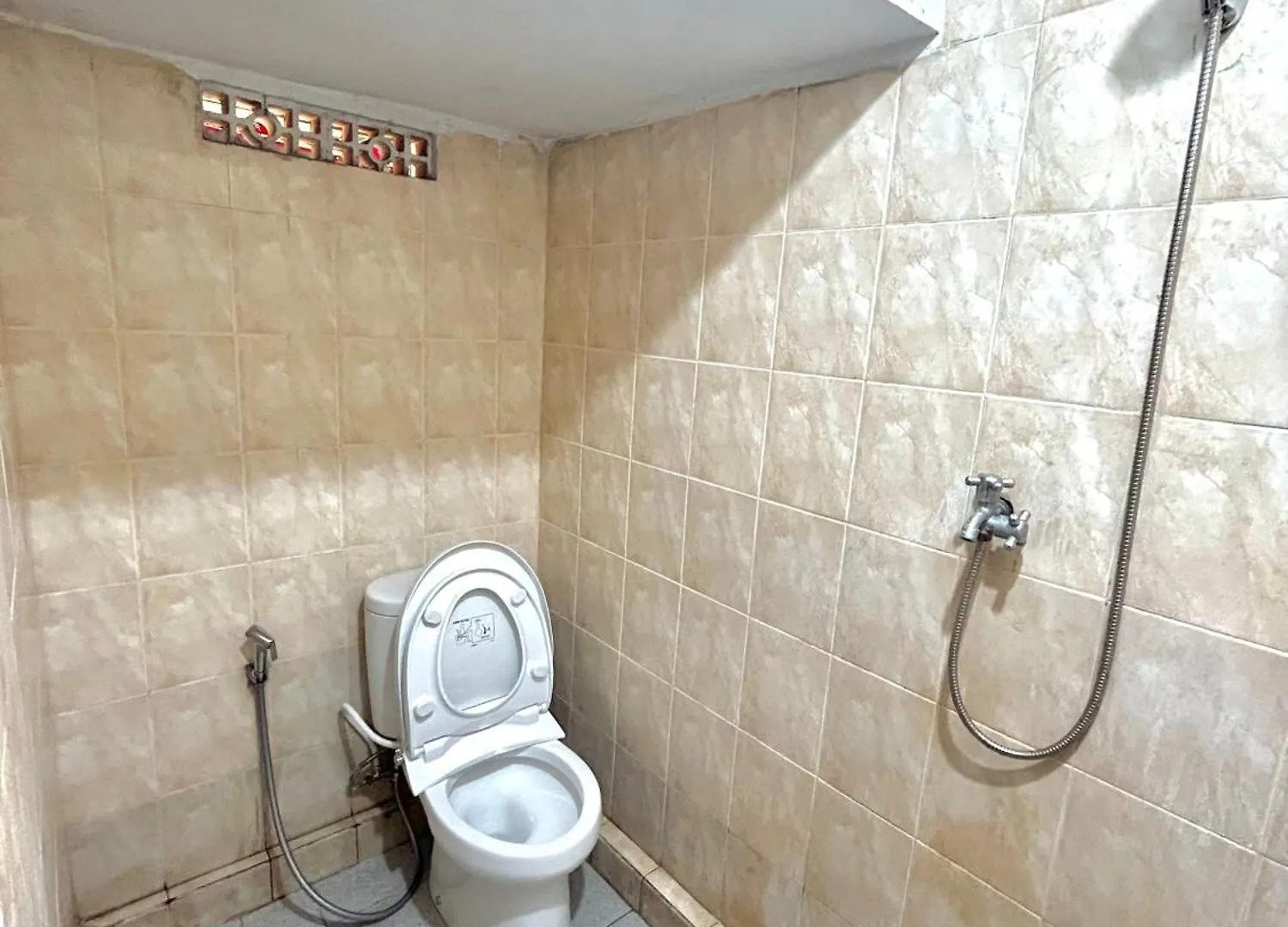 Osa Guest House 3 세미냑