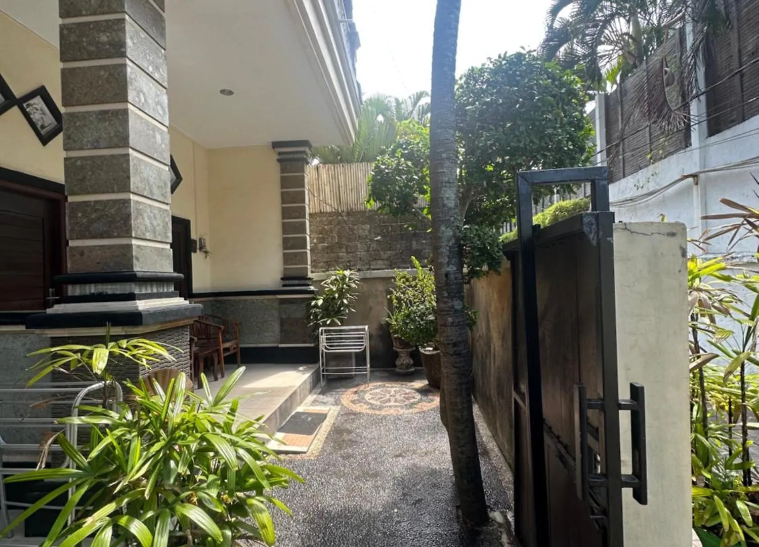 Osa Guest House 3 세미냑