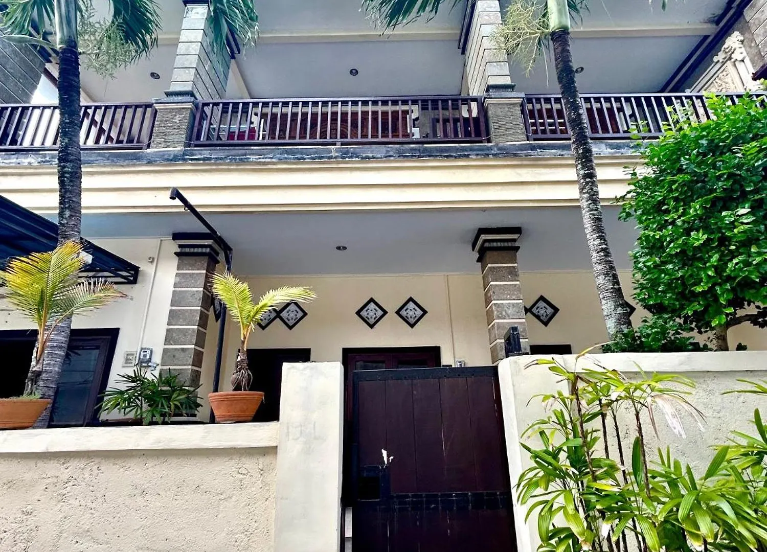 Osa Guest House 3 세미냑